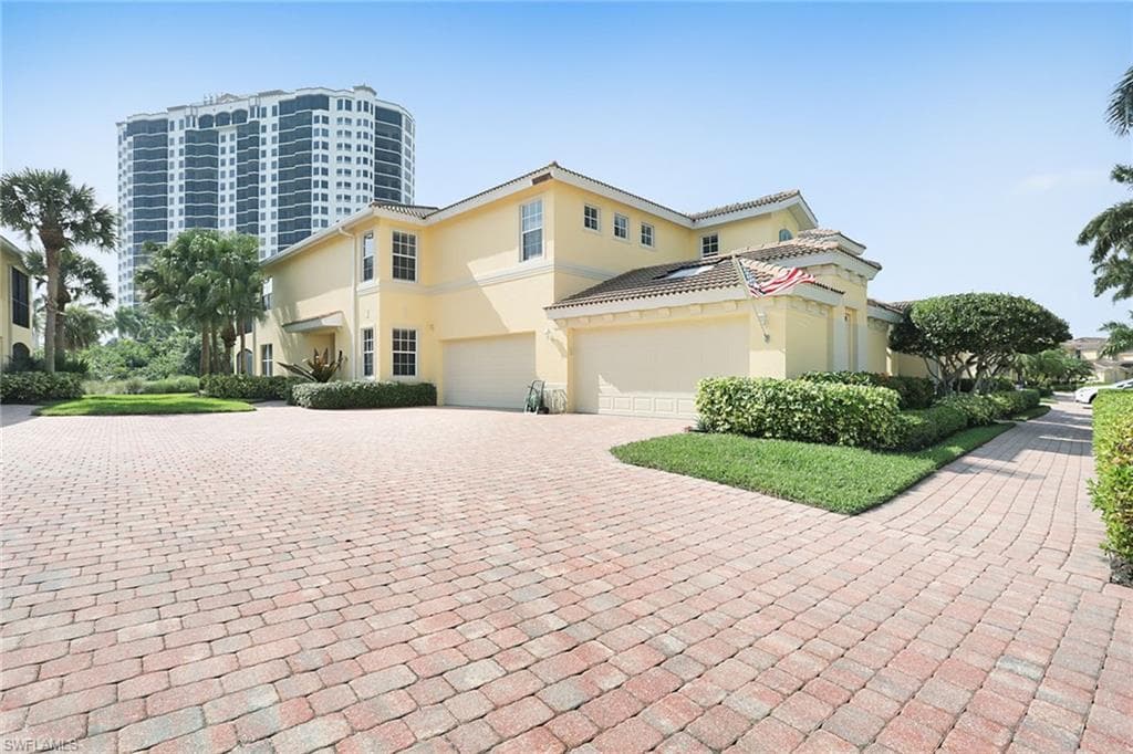 1285 Rialto WAY 101 NAPLES, FL 34114