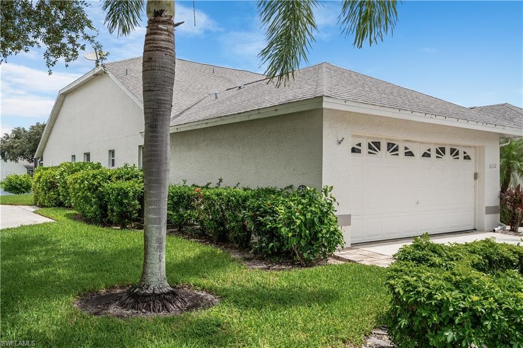 6132 Thresher DR 901 NAPLES, FL 34112