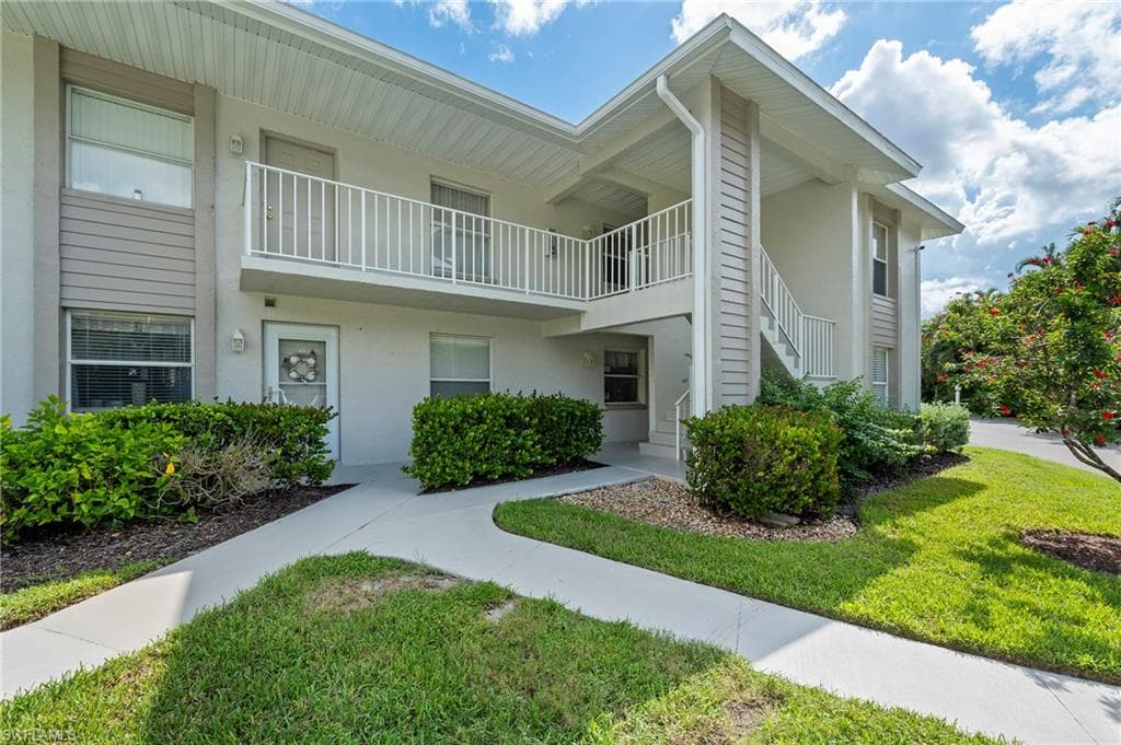 1330 Derbyshire CT E204 NAPLES, FL 34116