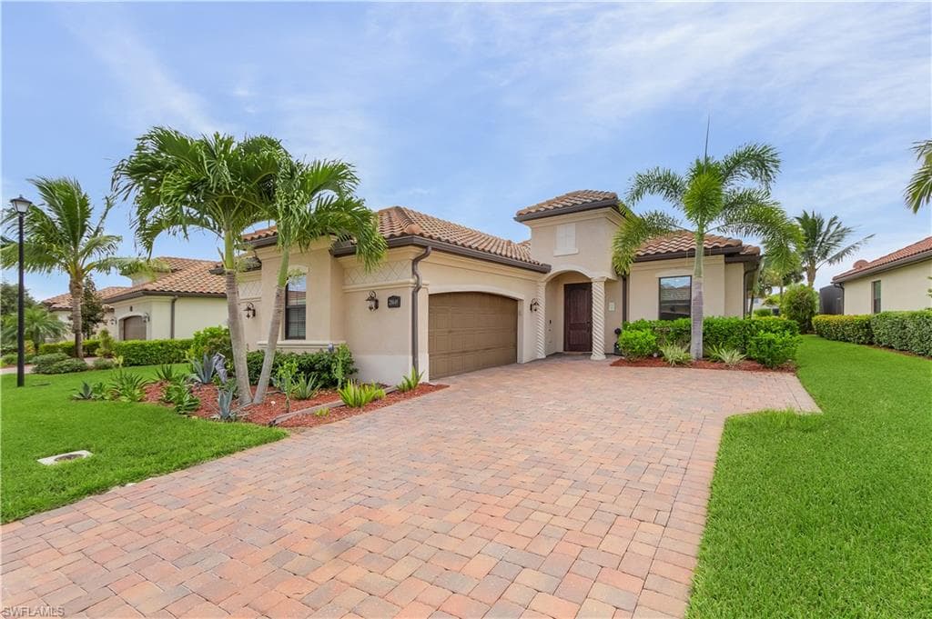 28649 Newtown CT BONITA SPRINGS, FL 34135