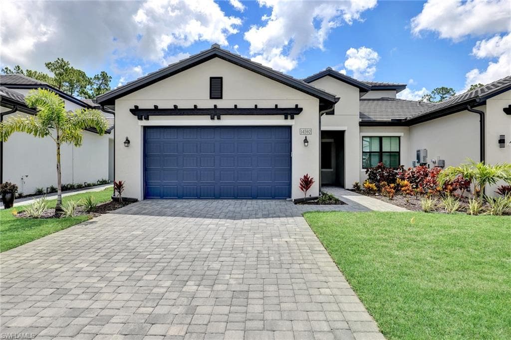 14592 Kingfisher LOOP NAPLES, FL 34120