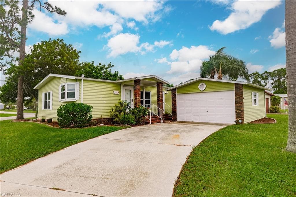 19638 Eagle Trace CT NORTH FORT MYERS, FL 33903