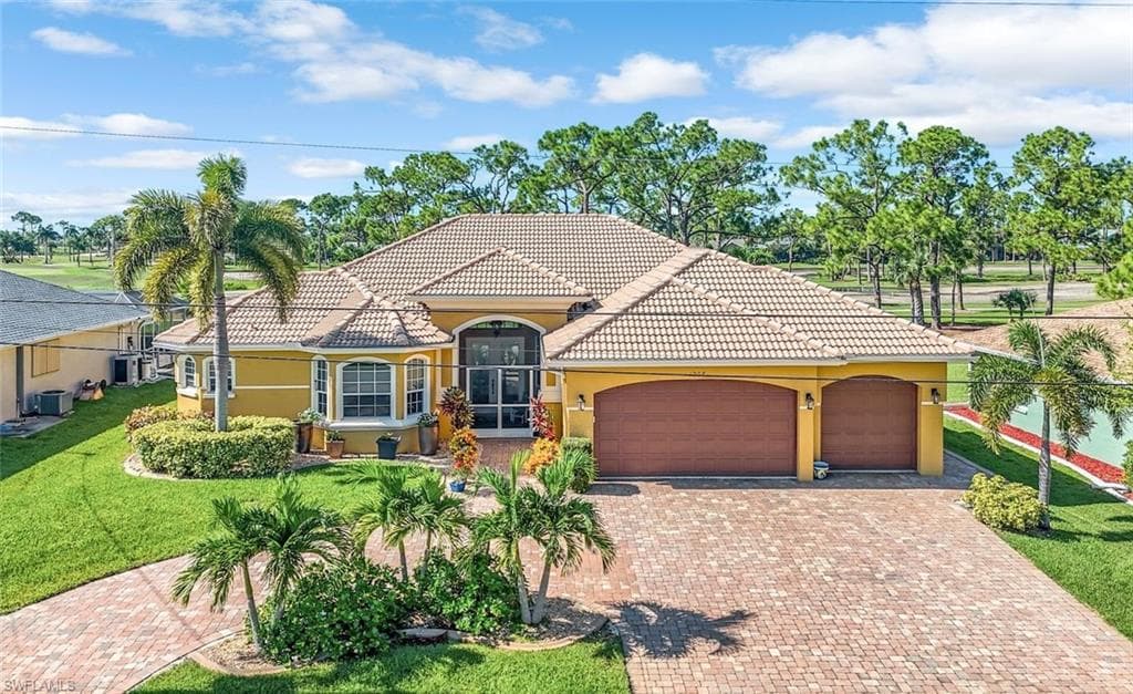 1208 SW 16th TER CAPE CORAL, FL 33991