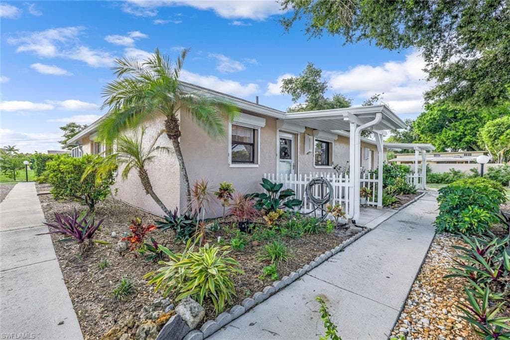 27671 Arroyal RD 106 BONITA SPRINGS, FL 34135