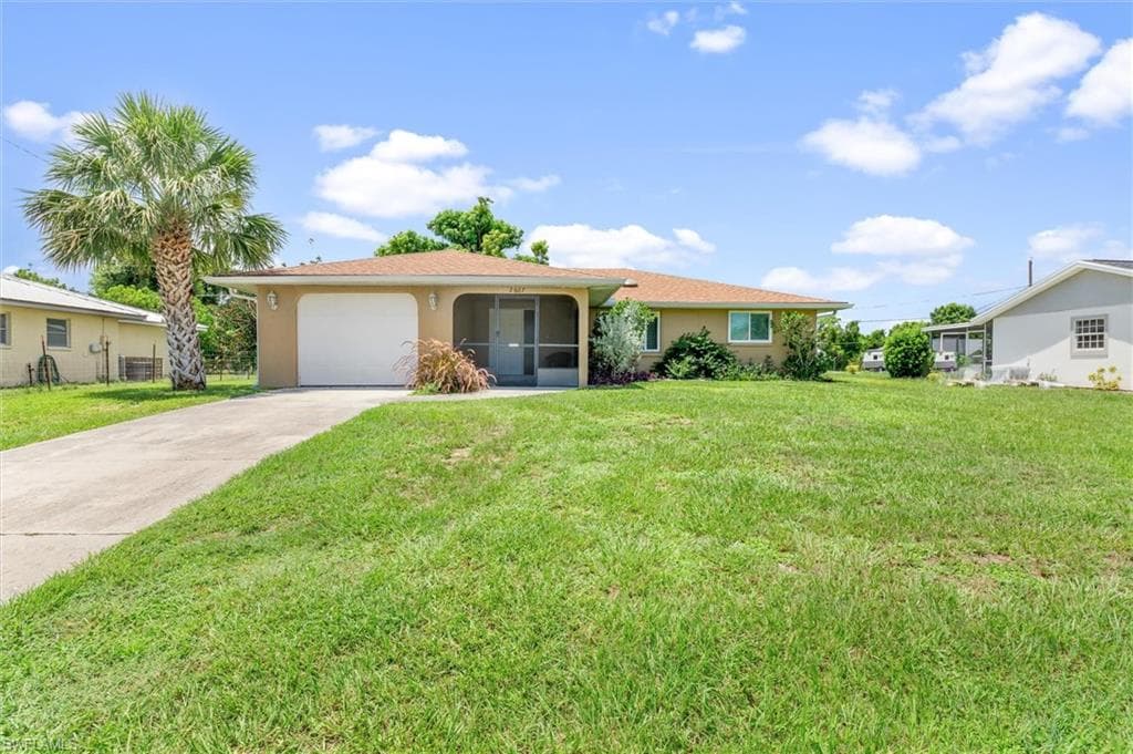 2607 Lake View BLVD PORT CHARLOTTE, FL 33948