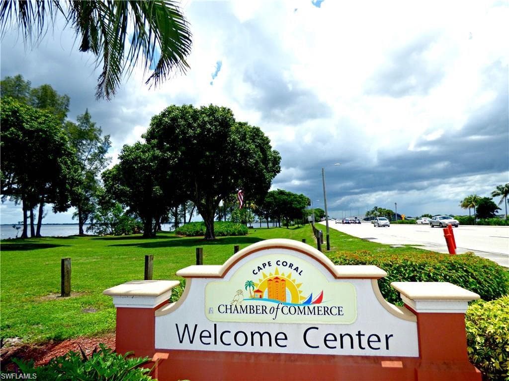 1702 NW 17th ST CAPE CORAL, FL 33993
