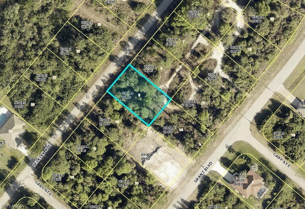 321 Selkirk AVE LEHIGH ACRES, FL 33974