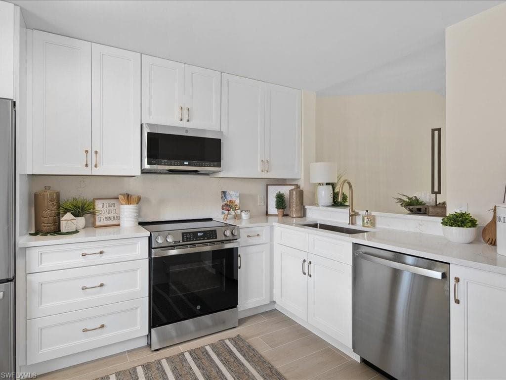 7725 Jewel LN 204 NAPLES, FL 34109