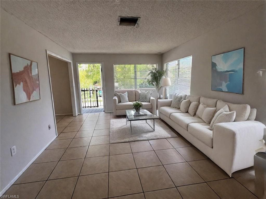 2257 Dora ST FORT MYERS, FL 33901