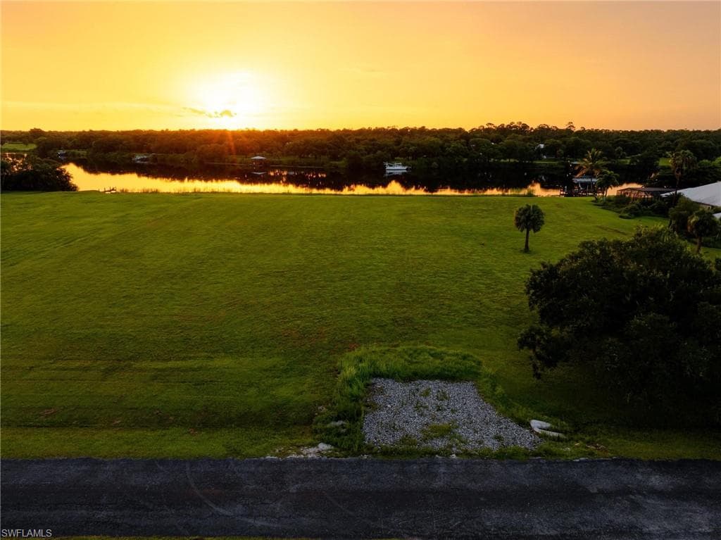 5292 River Blossom LN FORT DENAUD, FL 33935