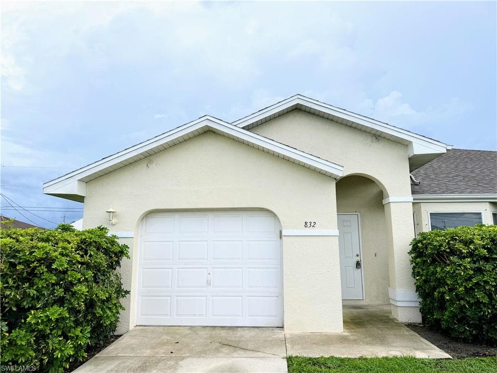 832 Diplomat PKWY E CAPE CORAL, FL 33909