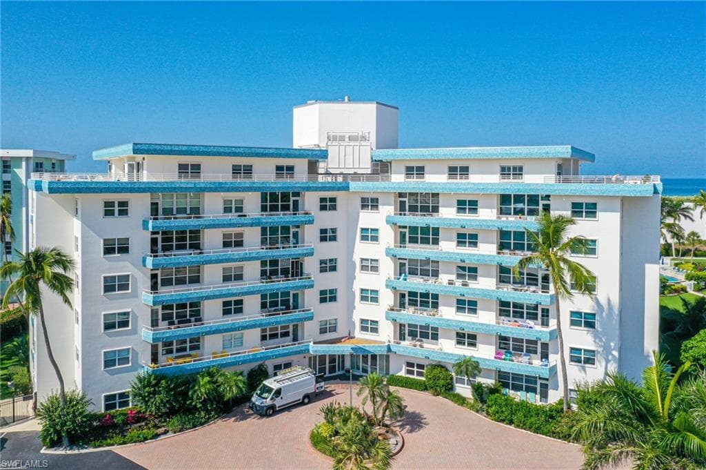 220 Seaview CT 405 MARCO ISLAND, FL 34145