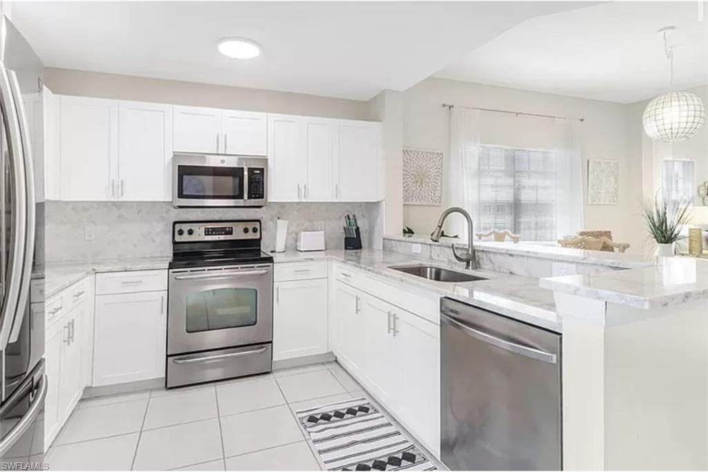 4450 Botanical Place CIR 6 NAPLES, FL 34112