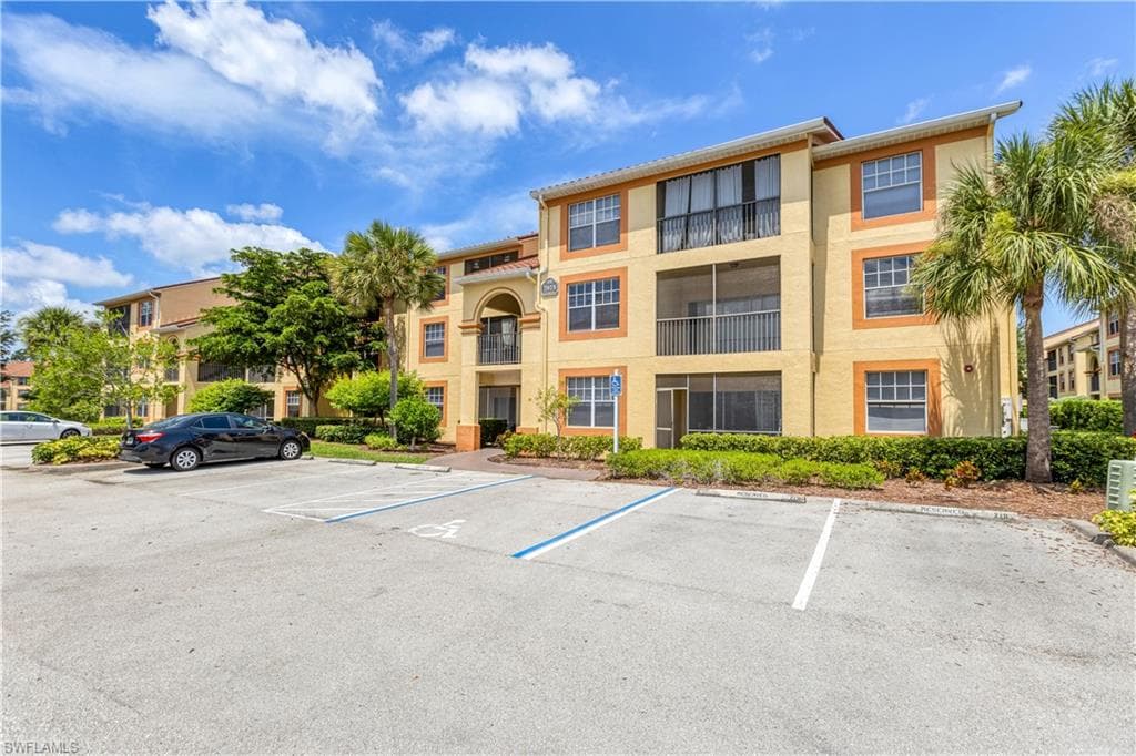 7975 Preserve CIR 1021 NAPLES, FL 34119