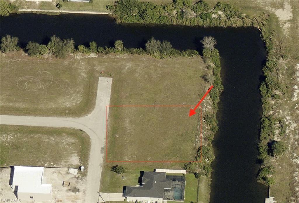 2301 NE 10th PL CAPE CORAL, FL 33909