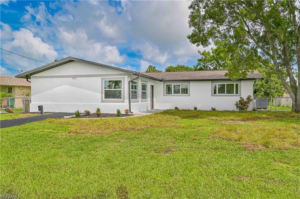 1049 NE Pine Island LN CAPE CORAL, FL 33909
