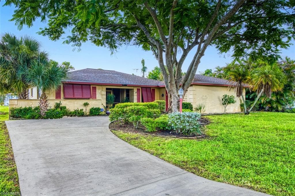 8936 Beacon ST FORT MYERS, FL 33907