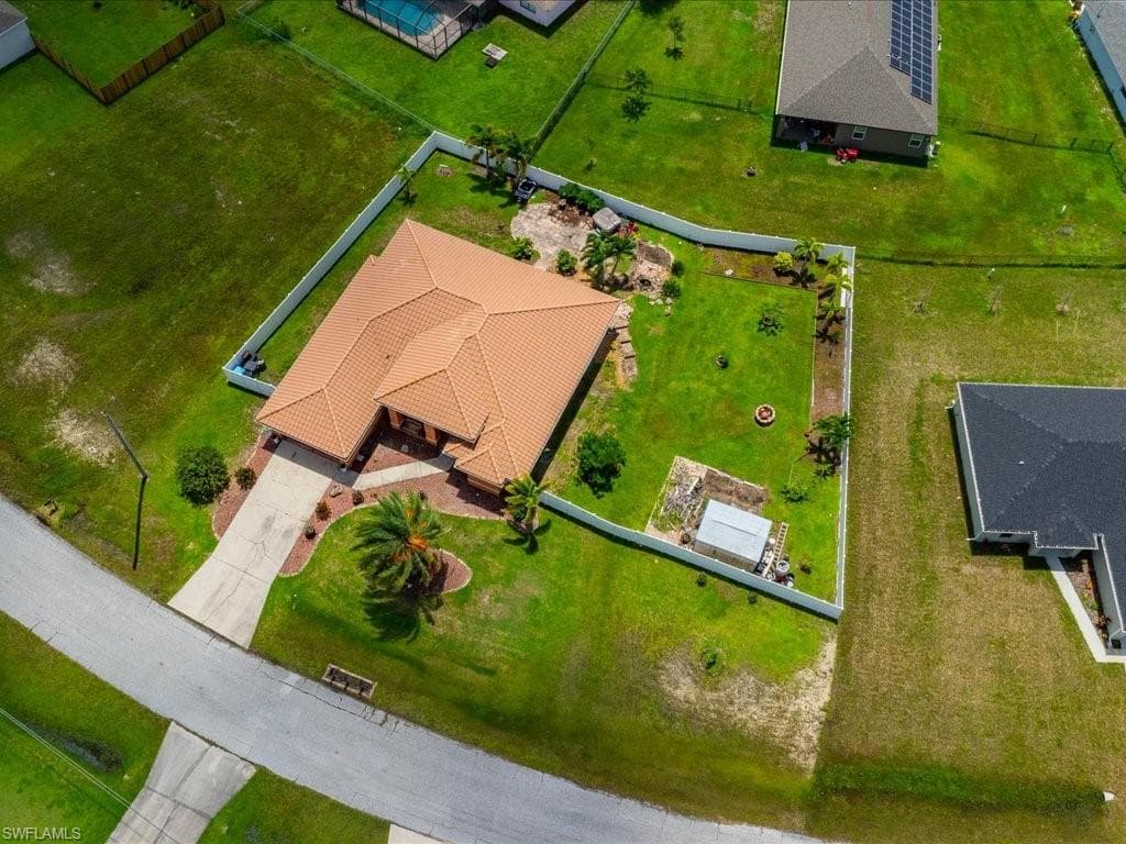 1820 13th ST CAPE CORAL, FL 33993