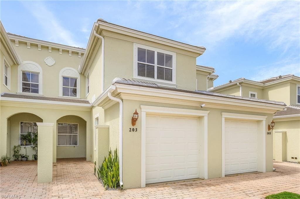 1325 Mariposa CIR 203 NAPLES, FL 34105