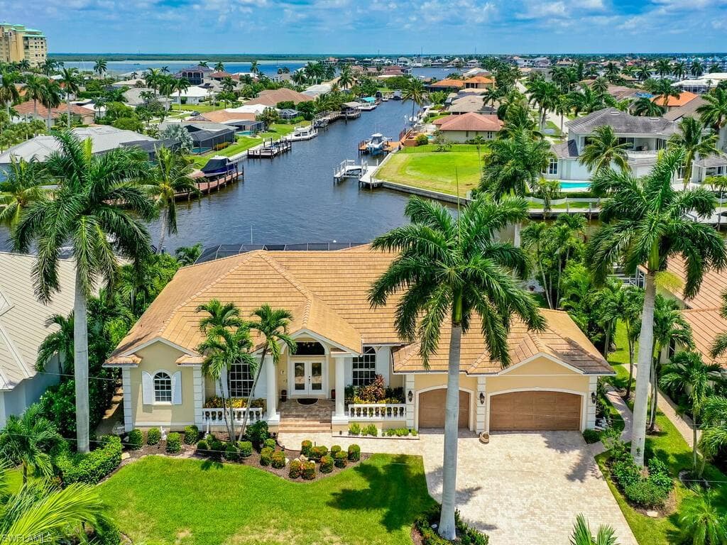941 Hyacinth CT MARCO ISLAND, FL 34145