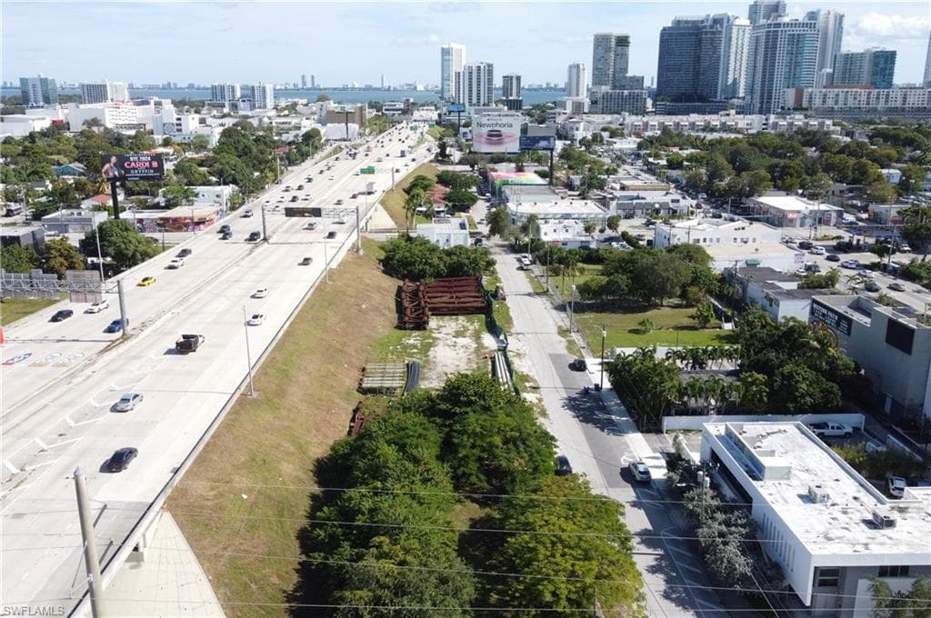 321 NW 37 ST MIAMI, FL 33127