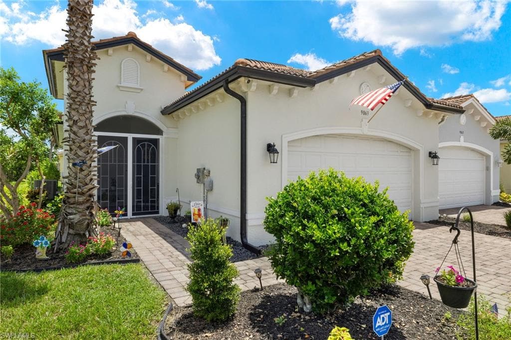 9063 Leatherwood LOOP LEHIGH ACRES, FL 33936
