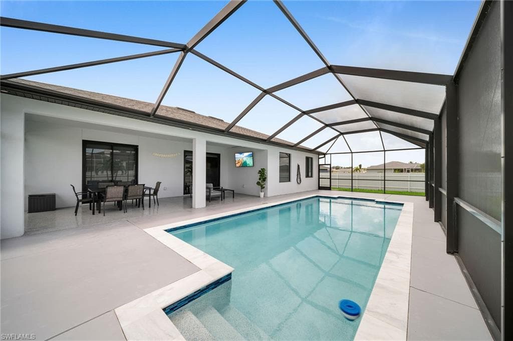 1733 NE 10th LN CAPE CORAL, FL 33909