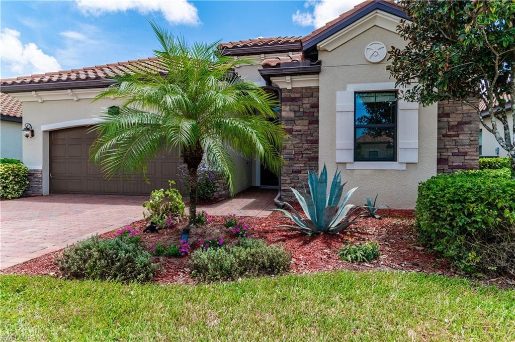 28059 Edenderry CT BONITA SPRINGS, FL 34135