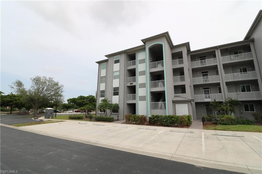 16585 Lake Circle DR 121 FORT MYERS, FL 33908