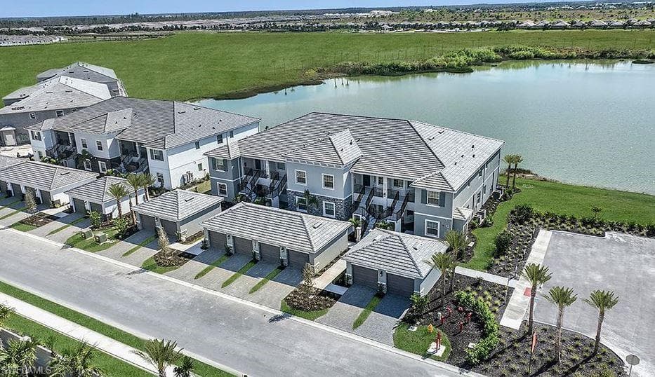 11811 Venetian Lagoon DR 202 FORT MYERS, FL 33913