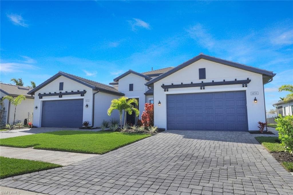 14716 Kingfisher LOOP NAPLES, FL 34120