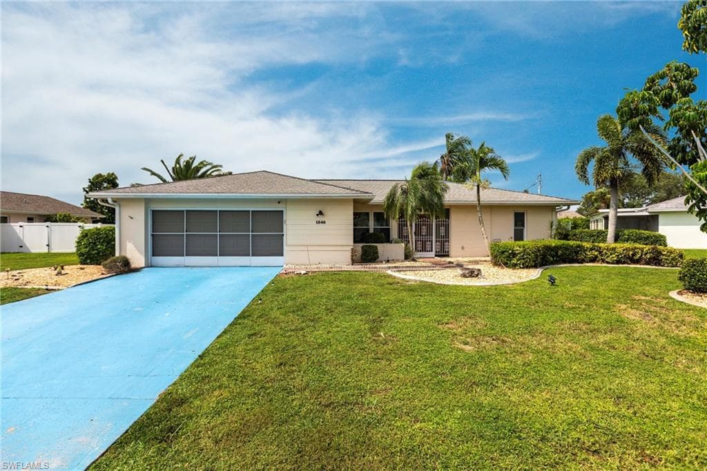1546 Canal ST LEHIGH ACRES, FL 33936