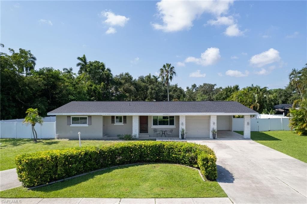 1380 Sunbury DR FORT MYERS, FL 33901