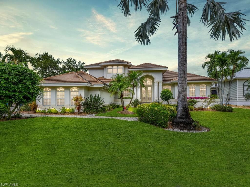 8601 S Lake CIR FORT MYERS, FL 33908