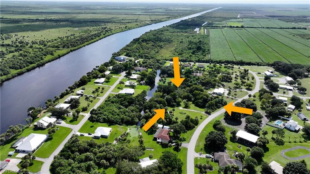 1079 Indian Mound RD MOORE HAVEN, FL 33471