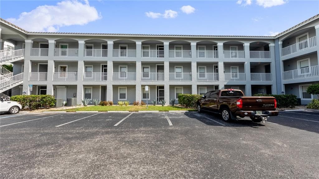 519 Roma CT 2-203 NAPLES, FL 34110
