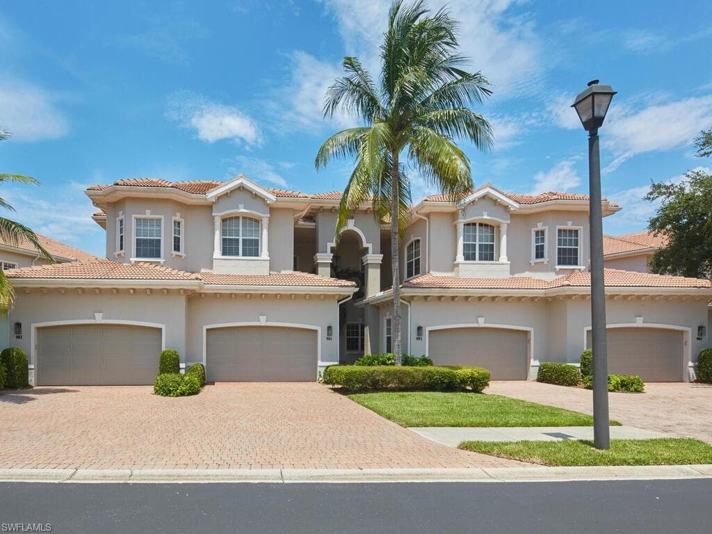 7136 Lemuria CIR 901 NAPLES, FL 34109