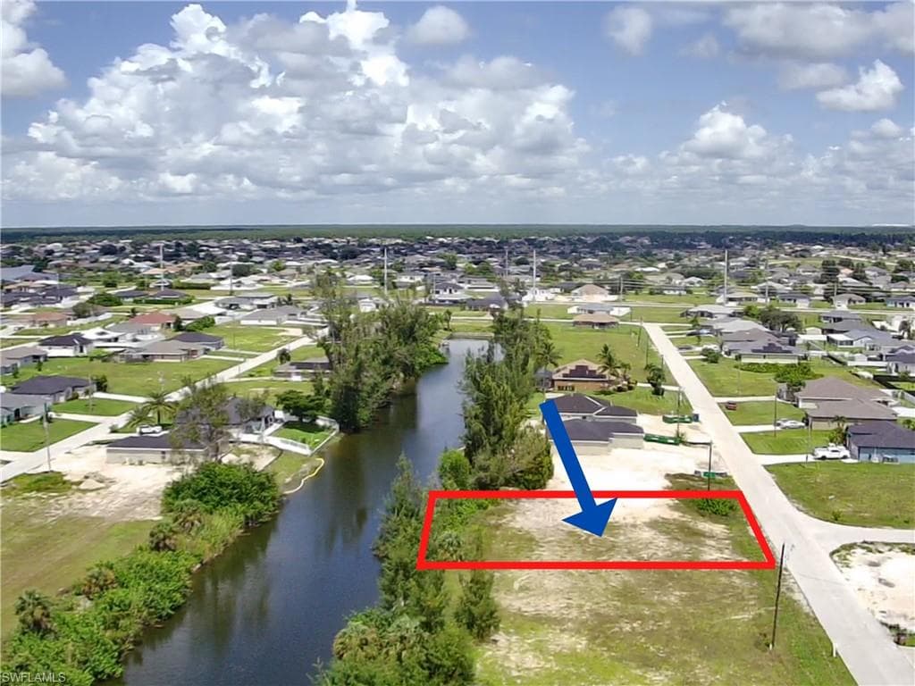 2132 NW 2nd AVE CAPE CORAL, FL 33993