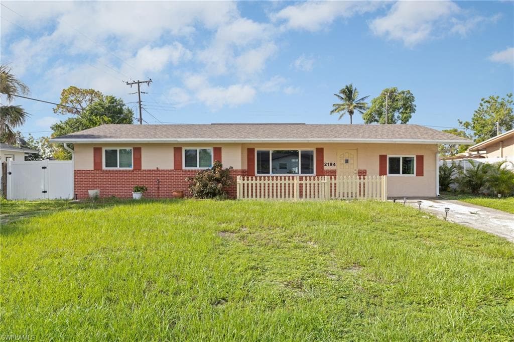 2184 Delta ST FORT MYERS, FL 33907