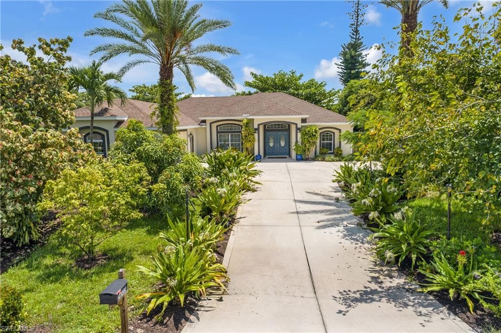 26935 Piva CT W BONITA SPRINGS, FL 34135