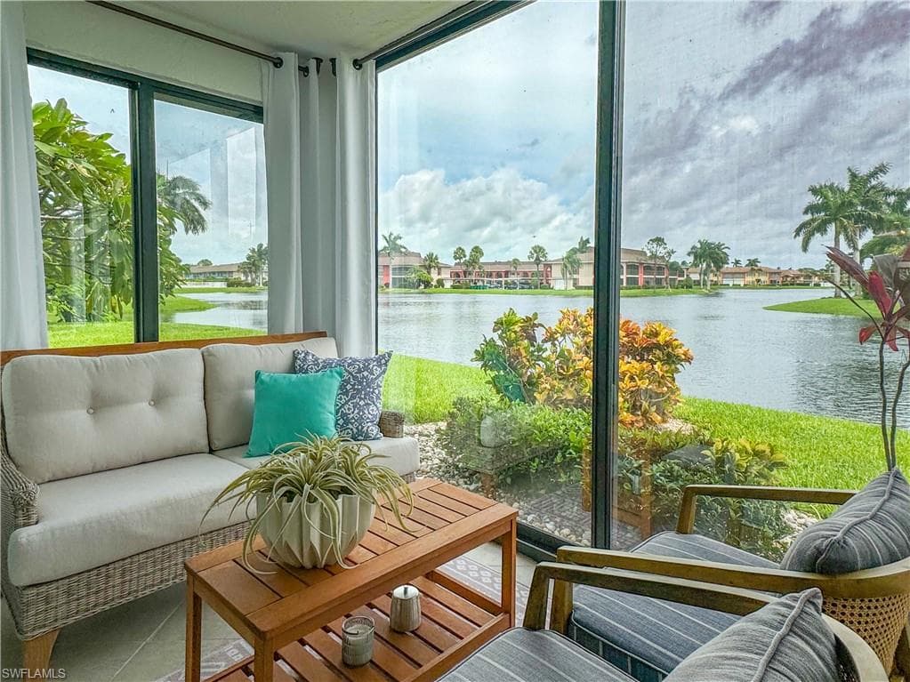 5590 Rattlesnake Hammock RD M-101 NAPLES, FL 34113