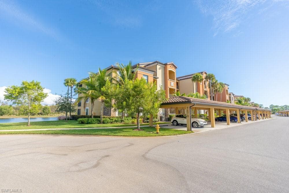 9566 Trevi CT 4915 NAPLES, FL 34113
