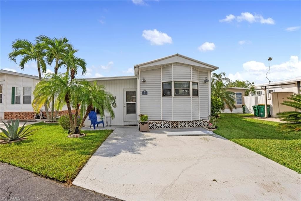15 Zircon DR 15Z NAPLES, FL 34114