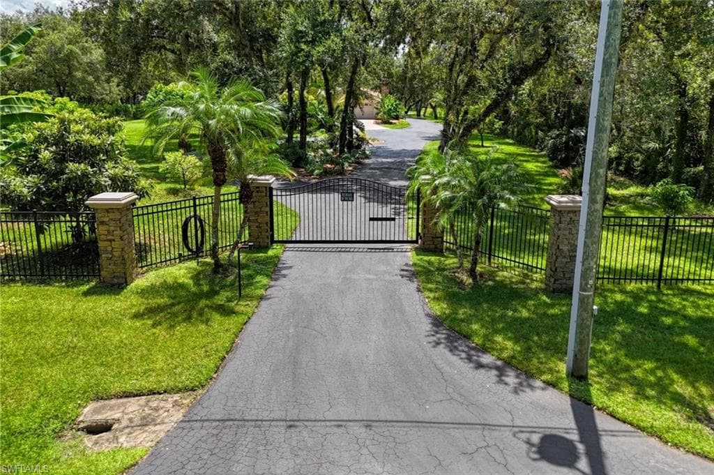 17260 Frank RD ALVA, FL 33920