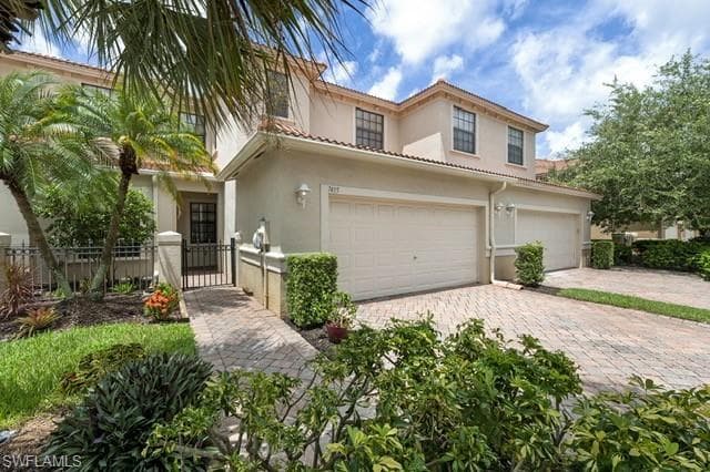7415 Bristol CIR NAPLES, FL 34120