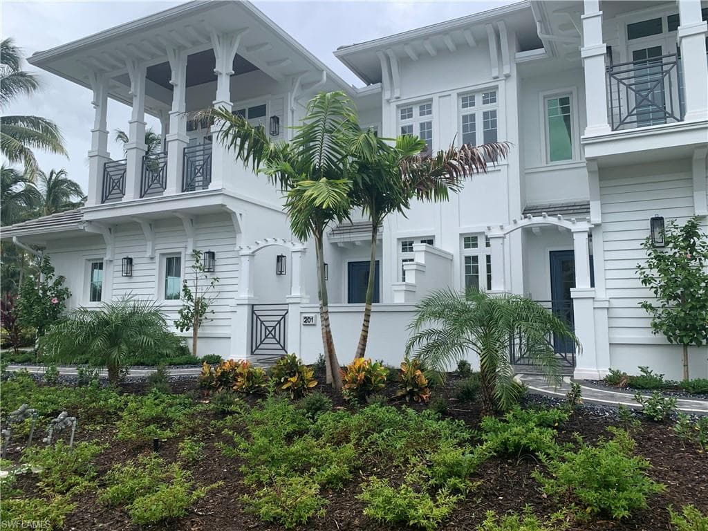 3291 Dorado LN 9-201 NAPLES, FL 34114