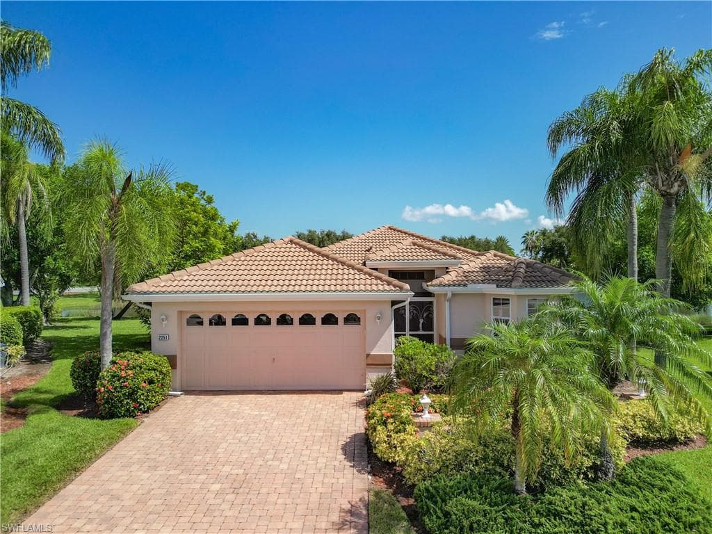 2251 Corona Del Sire DR NORTH FORT MYERS, FL 33917