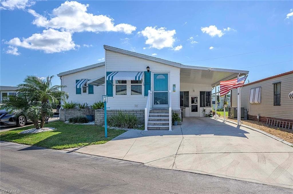 114 Conestoga TRL NORTH FORT MYERS, FL 33917
