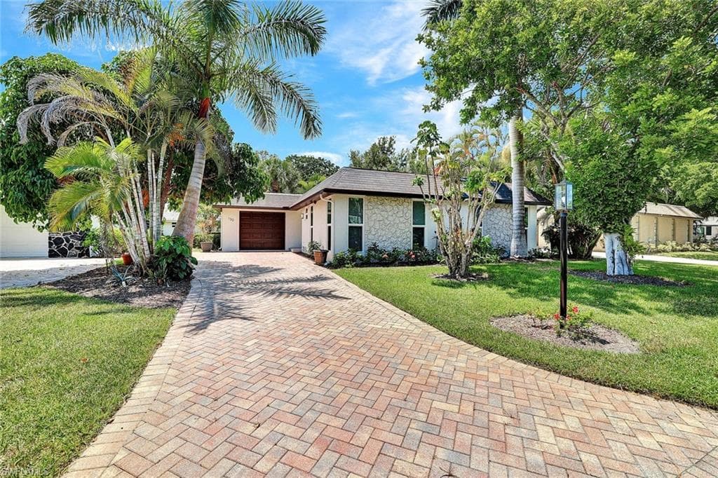 130 Georgetown BLVD 28 NAPLES, FL 34112