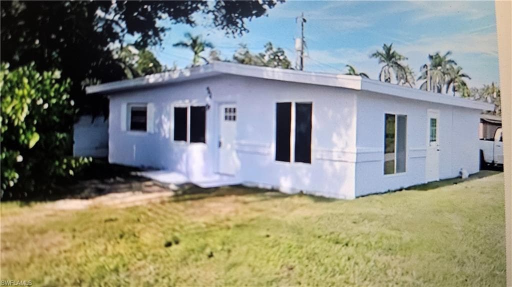 92 Oak ST NORTH FORT MYERS, FL 33903